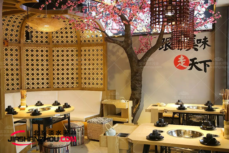 仿真樹的功能性和時尚性是如今很多喜歡布置室內(nèi)的愛好者們普遍選擇