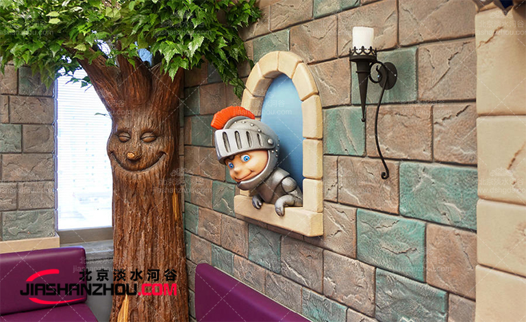 仿真樹及葉環會在客人到家時給人留下深刻的印象