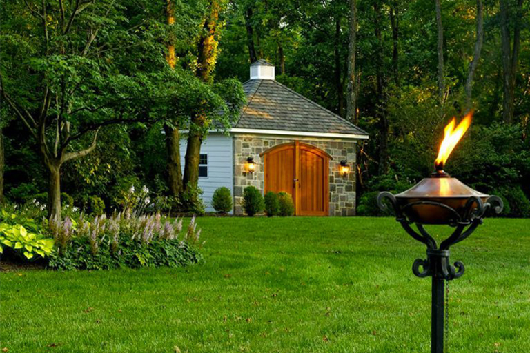 仿真樹廠家教你擁有健康草坪的負責任的方法