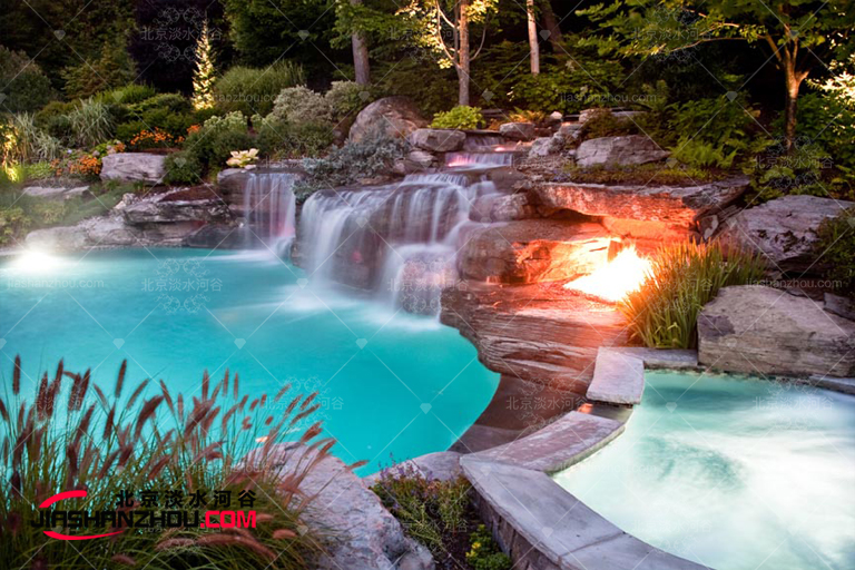 帶有篝火f 格火坑的塑石假山景觀加完美