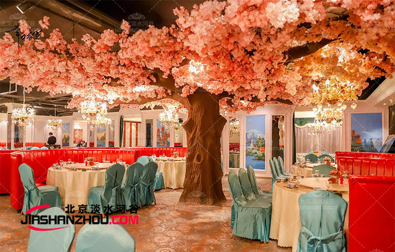 八米華麗花樹仿真樹以各種鮮艷色調出現是貼合時代的時髦