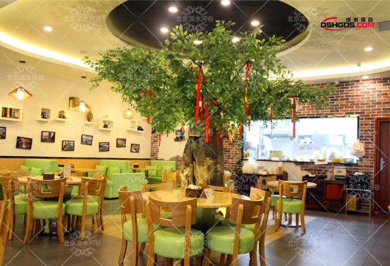 仿真樹與真花共同美化環(huán)境優(yōu)勢互補