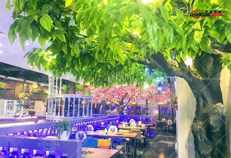 用仿真榕樹做店慶是好的選擇