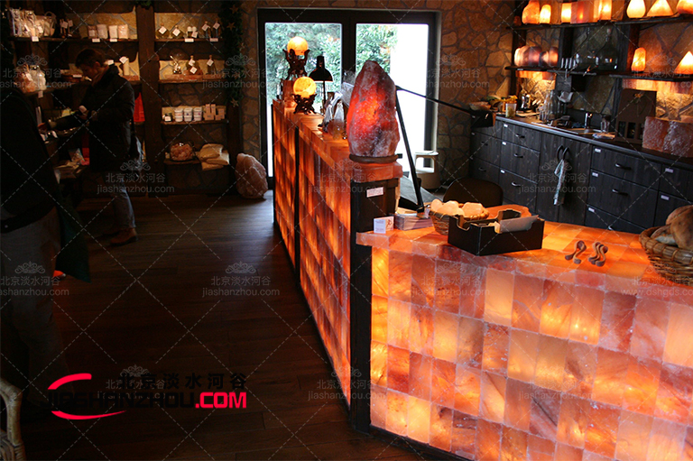 來山洞式鹽療咖啡廳讓你的身心一起健康跨年