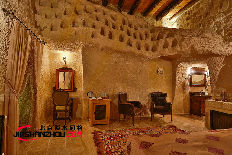 上海浦東時尚創意個性的人造洞穴客棧裝修設計