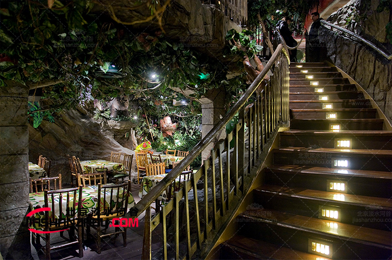 三亞仁恒皇冠仿真樹(shù)主題酒店“奇林幻境”引人入勝