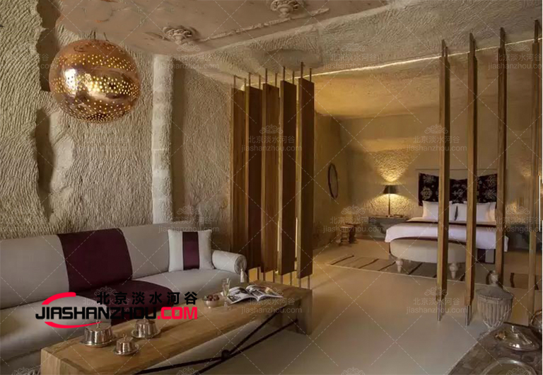 打造與自然環(huán)境和諧美麗的山洞旅行酒店藝術綜合體