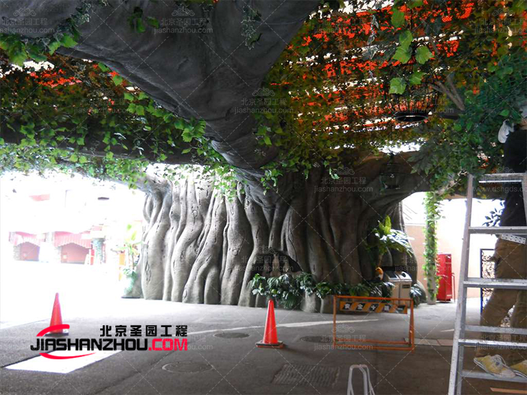 湖北江漢路步行街商場(chǎng)內(nèi)外造型仿真樹(shù)裝飾效果圖案例