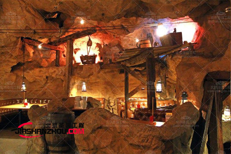 天津網(wǎng)紅店巖洞咖啡廳高顏值吸引游客絡(luò)繹不前晚
