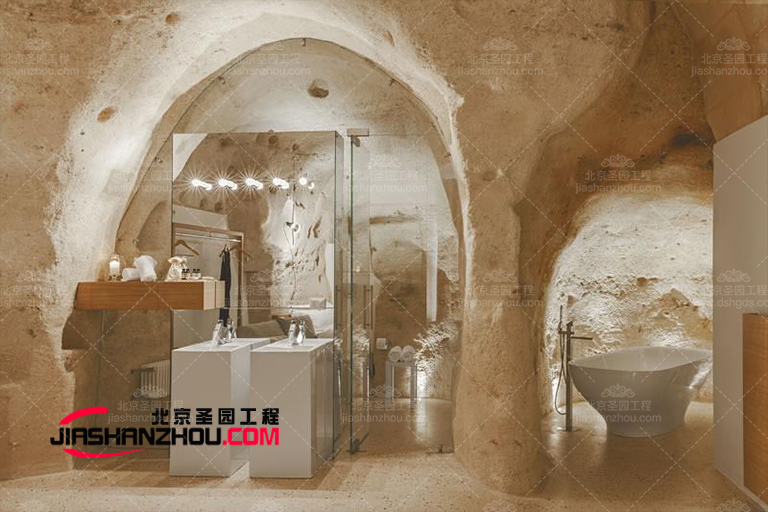 上海d士尼邊上的純白人造洞穴民宿來此的游客絡(luò)繹不