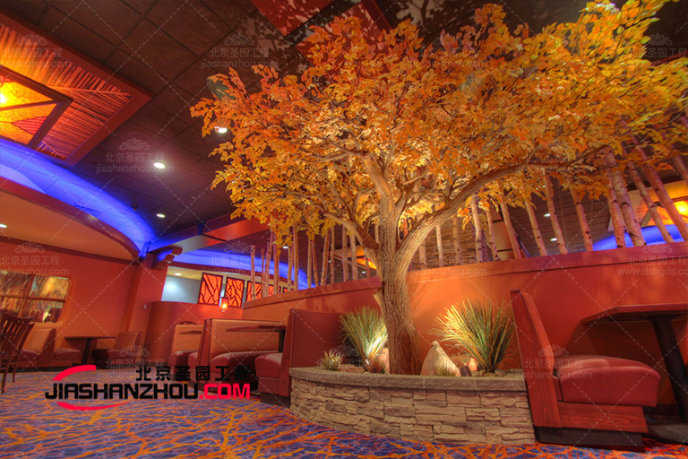 室內外裝飾中看到的許多樣式仿真樹也反映在家居擺設中