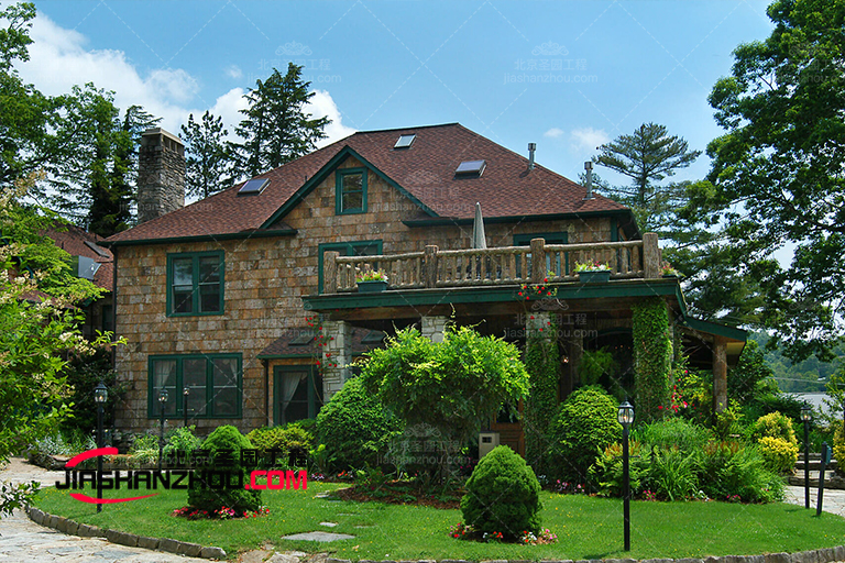 海邊別墅抵御海洋空氣的戶外仿真樹裝飾設計