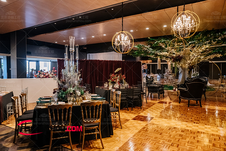 寒冷的冬季用仿真樹為您的室內外裝飾打樣