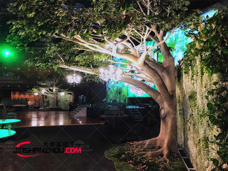 用仿真樹景觀創造一個舒適的環境在那兒度過美好時光