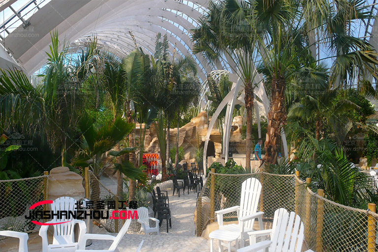 上海生態園仿真樹景觀明艷的綻放在人間煙火里