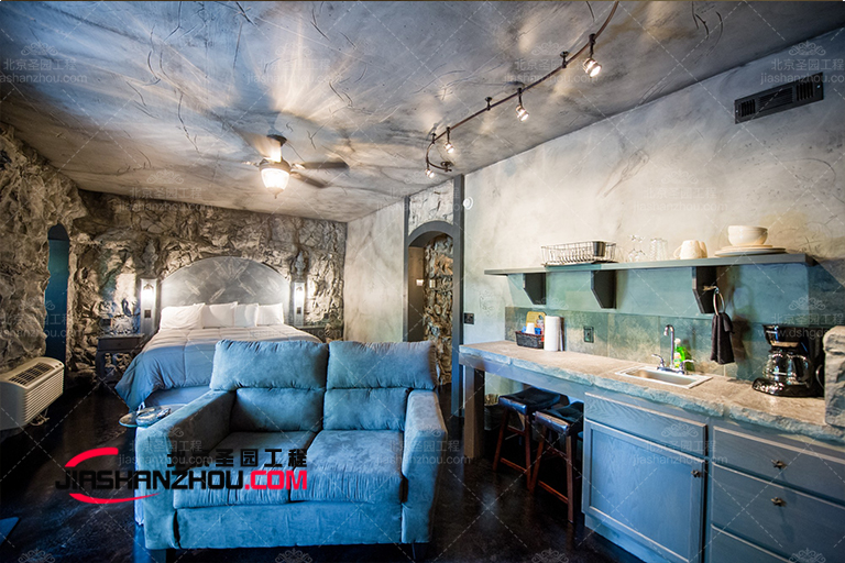 選擇白色或淺色家具突出仿真窯洞民宿的現(xiàn)代元素