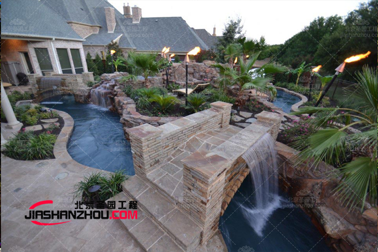 馬鞍山景泰來別墅小區(qū)的塑石假山景觀水池制作