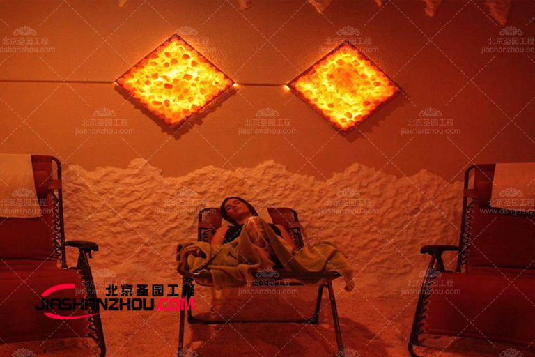 當(dāng)代豪華仿真鹽洞酒店設(shè)計(jì)制作依然保持質(zhì)樸自然主題