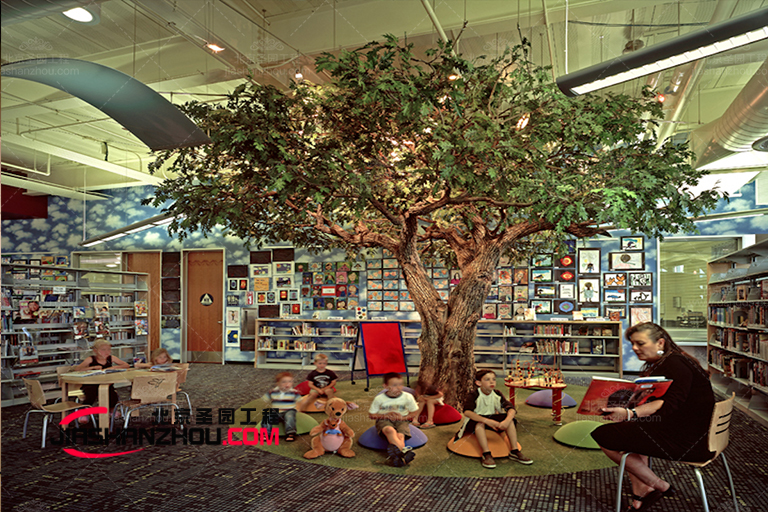 人造室內(nèi)仿真樹致而質(zhì)樸的外觀和感覺