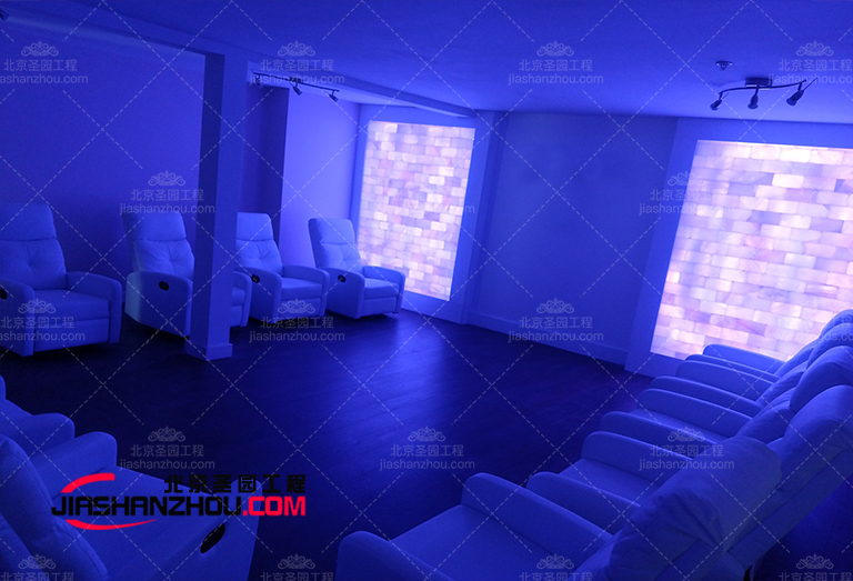 鹽洞汗蒸鹽療房搭配白色是一個有吸引力的選擇