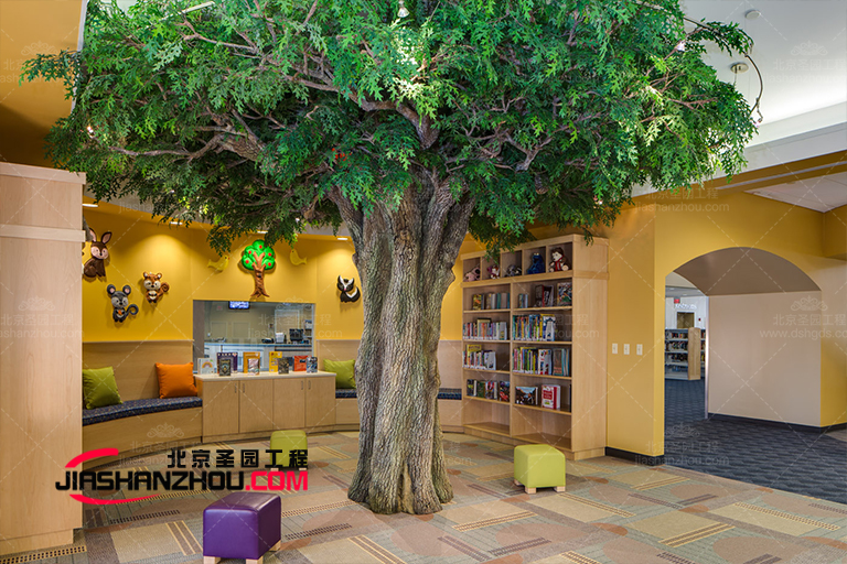 參與貴陽兒童樂園人造仿真樹項(xiàng)目施工