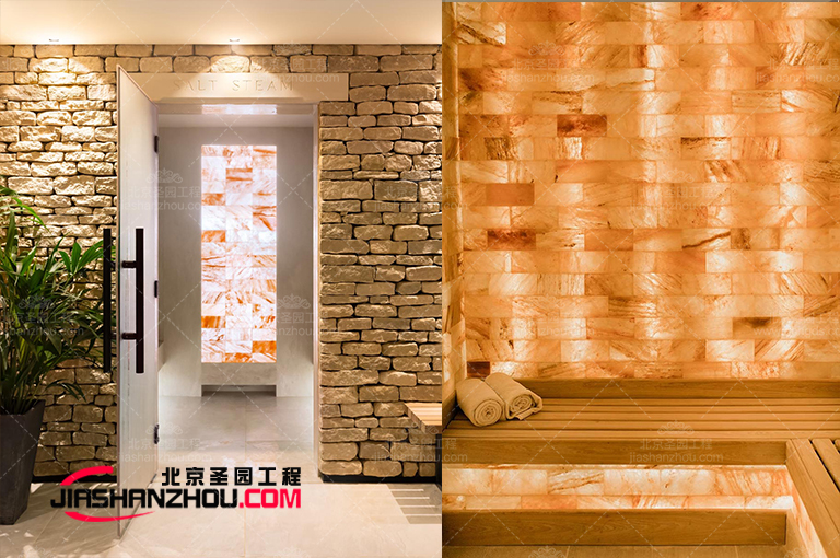 利用明暗對(duì)比來保持汗蒸房洞穴式鹽療房的前衛(wèi)和現(xiàn)代感