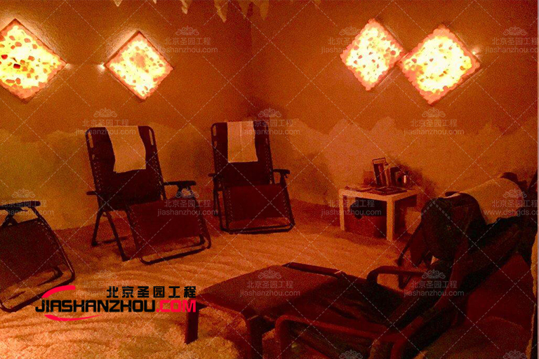 典型的古典f 格仿真鹽洞汗蒸房給人一種比較優雅的厚重感