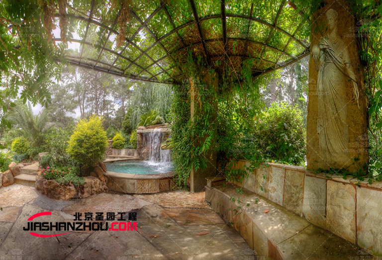 使用 8米 高的人造仿真樹升級(jí)您家中的任何空間裝飾