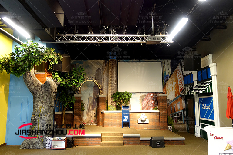 室內功能性仿真樹不受光影響讓你的空間一直四季如春