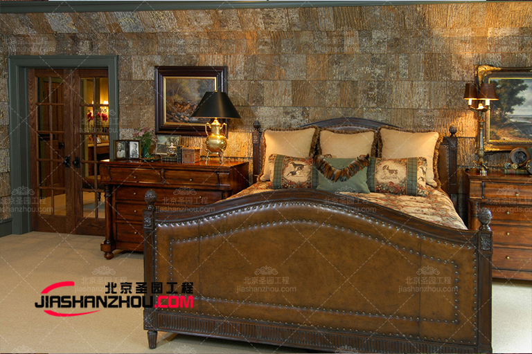 仿真樹皮屋民宿流暢的曲線使視覺效果非常舒適