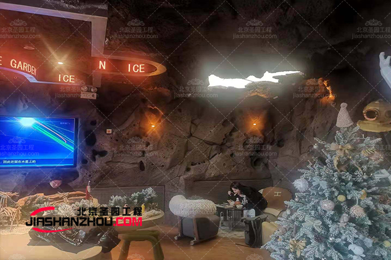 開放式設(shè)計(jì)的現(xiàn)代人工別墅洞穴餐廳f 格