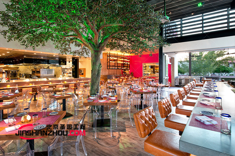 8.5米完美自然界復(fù)制品人造仿真樹具有致而堅(jiān)固的樹干