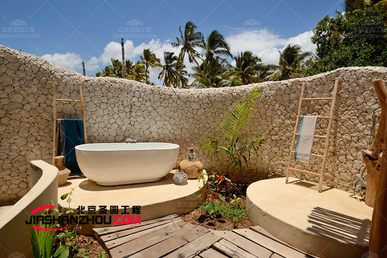 仿古巖洞主題酒店 洞穴浴室排污安裝細(xì)節(jié)