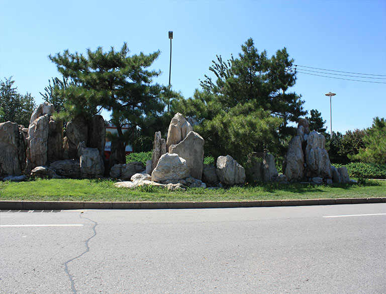 塑石假山為什么能讓越來越多的人們選擇喜歡?