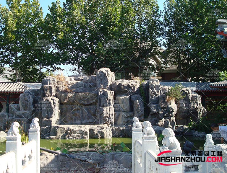 塑石假山一直是園林景觀基礎(chǔ)建設(shè)中不可或缺的