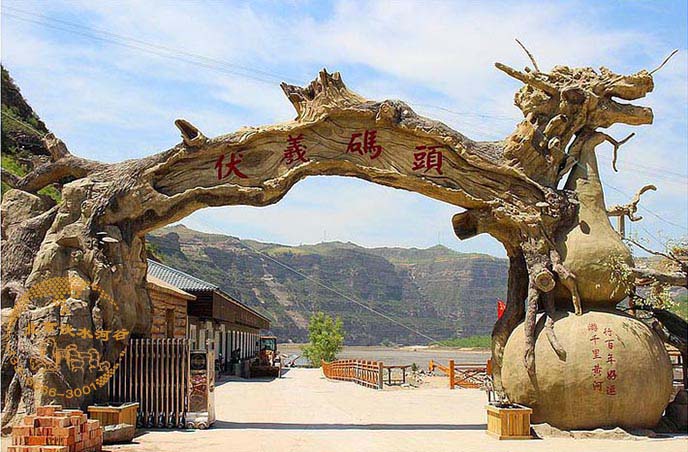 生態(tài)園大門(mén)壽命長(zhǎng)，自身充滿特的水泥景觀韻味