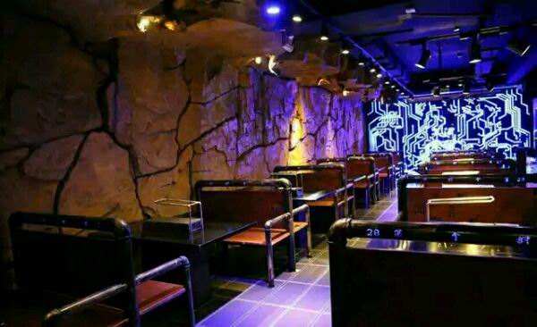 水泥假山.jpg 水泥假山