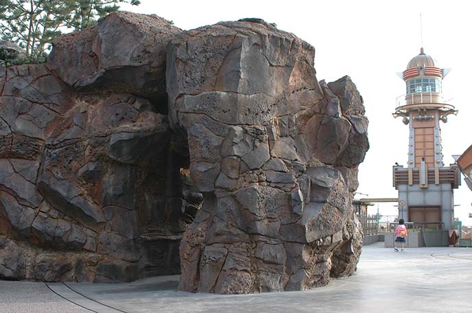 水泥假山.jpg 水泥假山