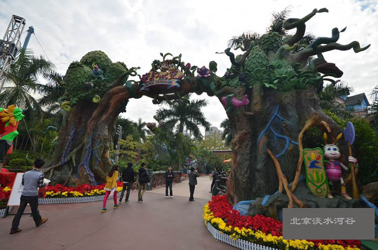 仿真樹生態(tài)景觀大門.jpg 仿真樹生態(tài)景觀大門