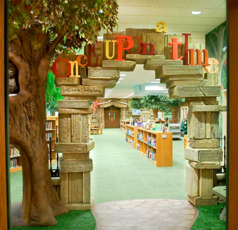 書本雕塑.jpg 書本雕塑