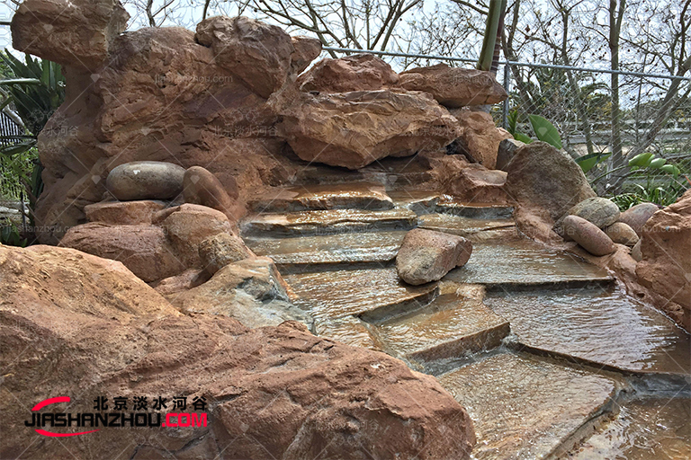 塑石假山.jpg 塑石假山