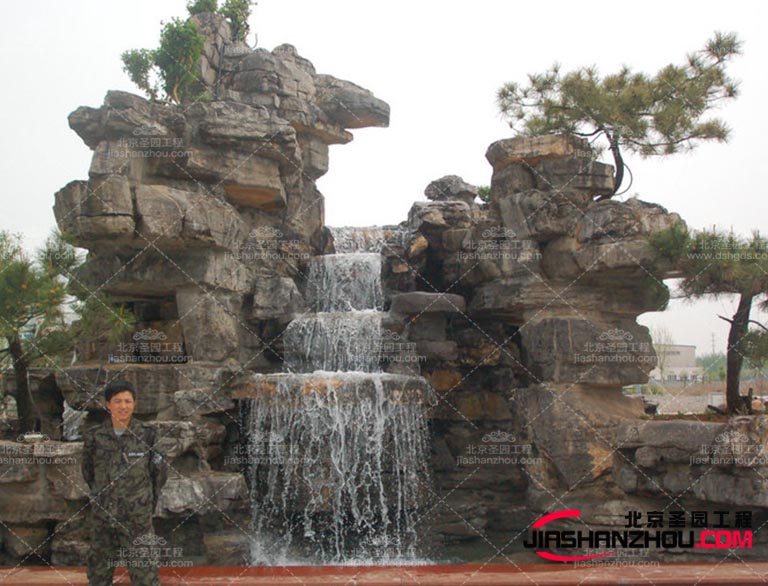 塑石假山.jpg 塑石假山