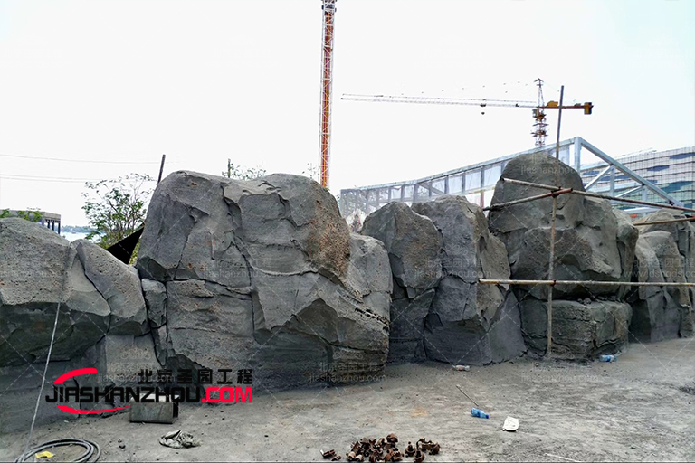 水泥假山.jpg 水泥假山.jpg