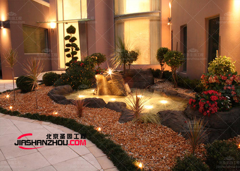 仿真假山.jpg 仿真假山.jpg